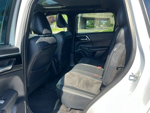 Used 2022 Mitsubishi Outlander SE FWD image 27