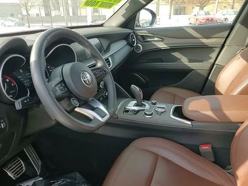 Used 2022 Alfa Romeo Stelvio Ti image 9