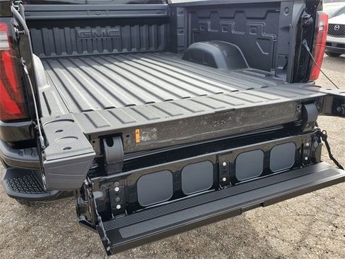 New 2025 GMC Sierra 2500 Denali w/ Denali Reserve Package image 27