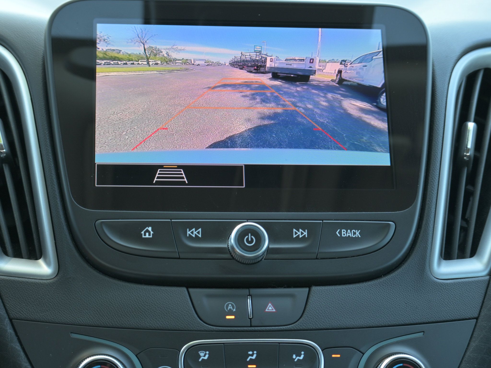 Used 2025 Chevrolet Malibu LT FWD image 16
