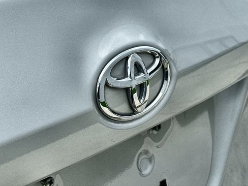 Used 2017 Toyota Corolla LE image 16