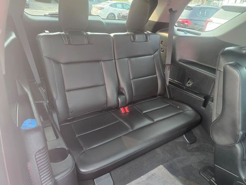 Used 2022 Ford Explorer XLT w/ Equipment Group 202A AWD/4WD image 17