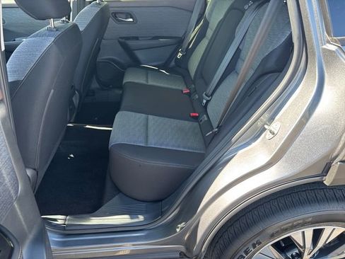 Used 2023 Nissan Rogue SV AWD/4WD image 17