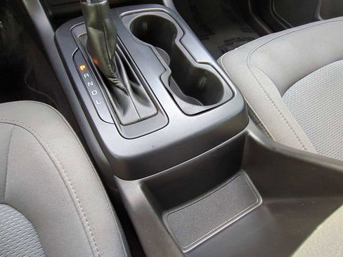 Used 2022 Chevrolet Colorado W/T w/ Custom Special Edition image 17