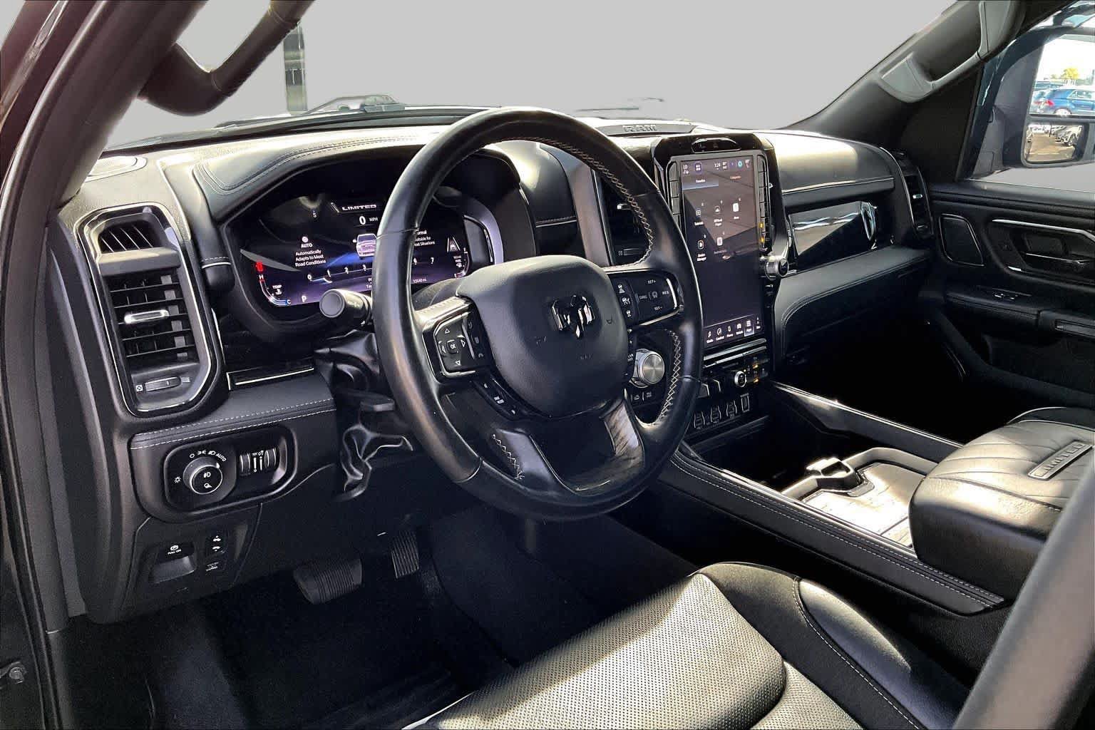 Used 2025 RAM 1500 Limited w/ Off Road Group AWD/4WD image 17