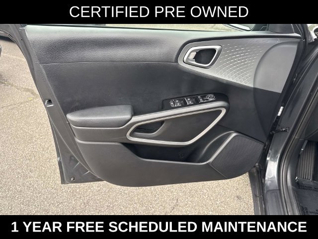 Used 2025 Kia Soul LX w/ LX Technology Package FWD image 13