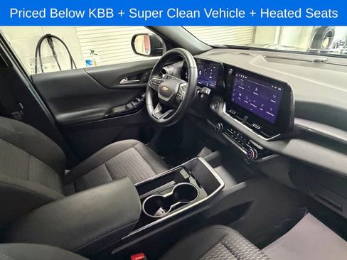 Used 2025 Chevrolet Equinox LT w/ Safety and Technology Package FWD image 24