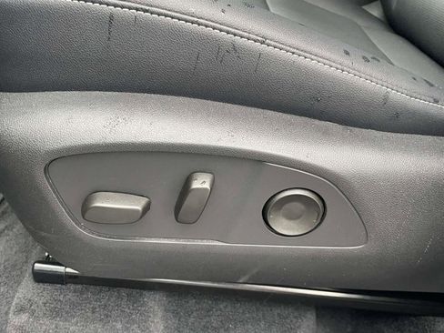 Used 2026 Chevrolet Traverse LT FWD image 13
