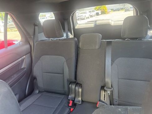 Used 2018 Ford Explorer XLT image 7