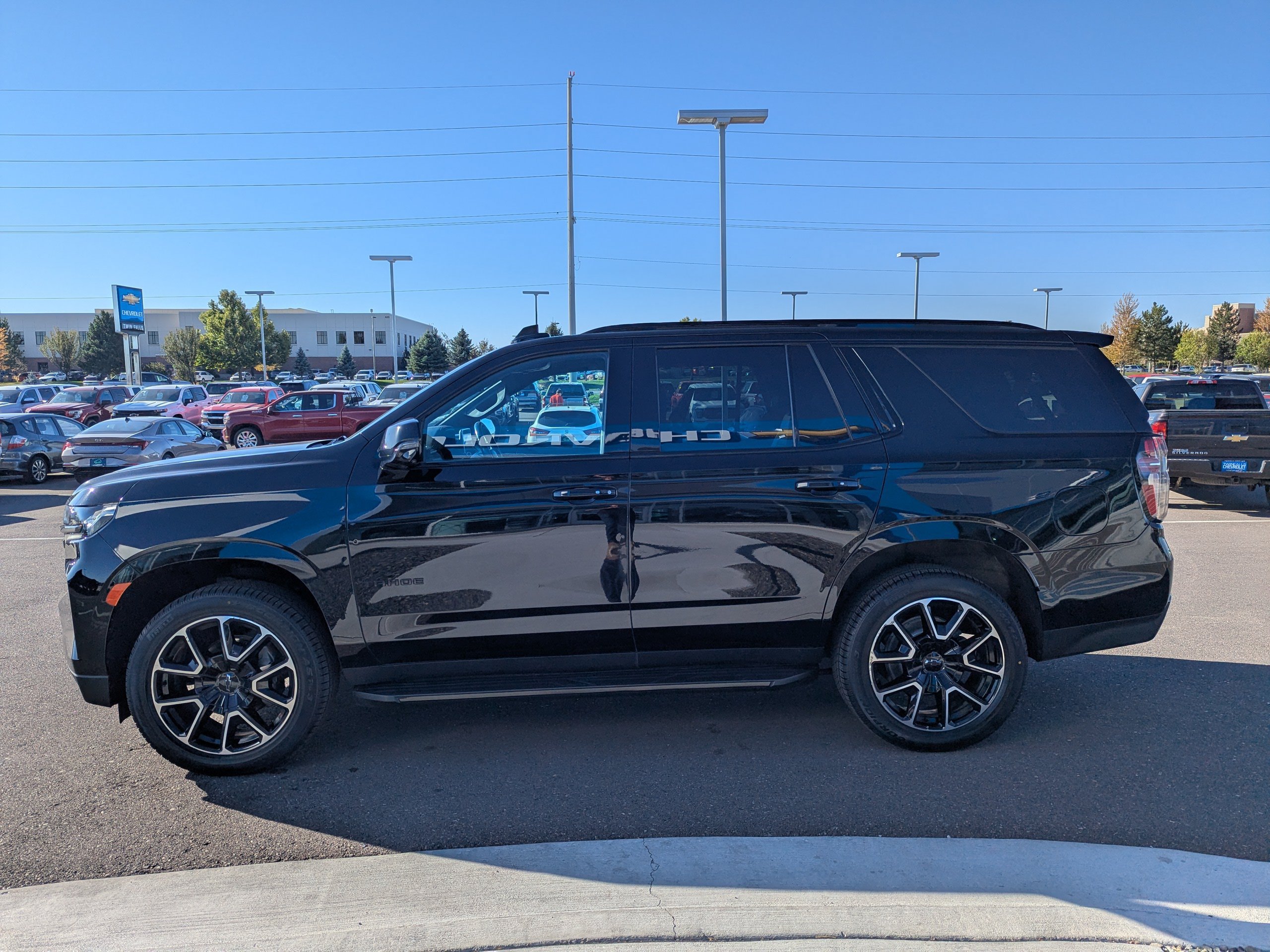 Certified 2021 Chevrolet Tahoe RST w/ Luxury Package AWD/4WD image 8