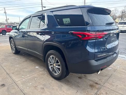 Used 2023 Chevrolet Traverse LT image 9