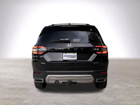 Used 2024 Honda Pilot Elite image 8