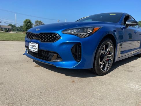 Used 2018 Kia Stinger GT1 AWD/4WD image 15