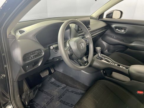 Used 2023 Honda HR-V LX image 9