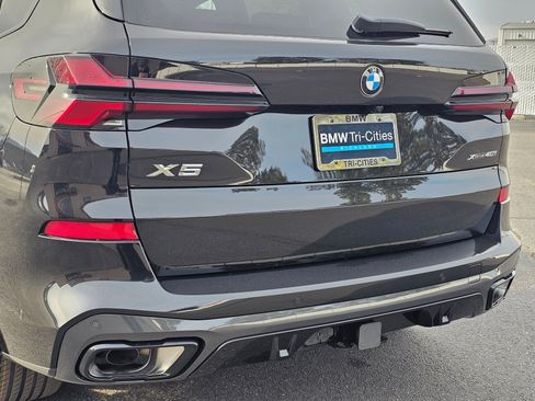 New 2026 BMW X5 xDrive40i w/ Executive Package image 7
