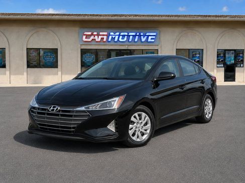 Used 2020 Hyundai Elantra SE FWD image 2