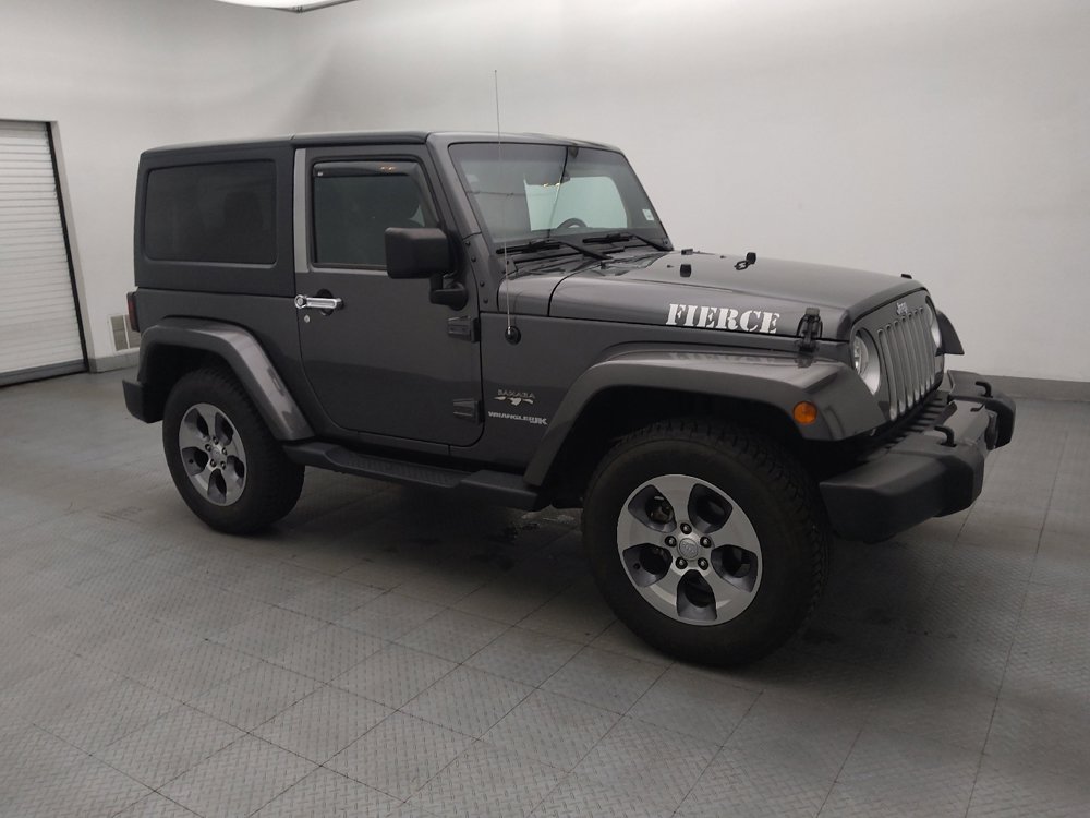 Used 2018 Jeep Wrangler Sahara w/ Connectivity Group AWD/4WD image 11