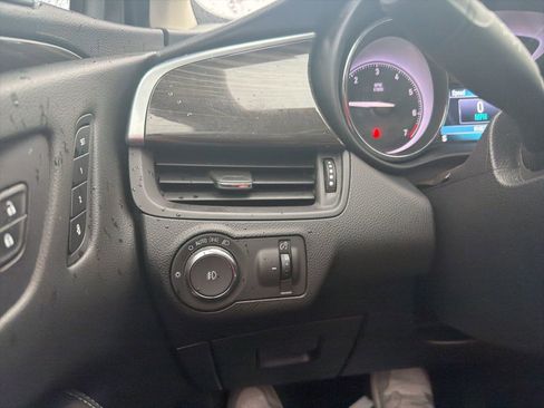 Used 2020 Buick Envision Essence image 18