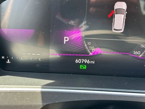 Used 2023 Volkswagen Tiguan SE R-Line image 18