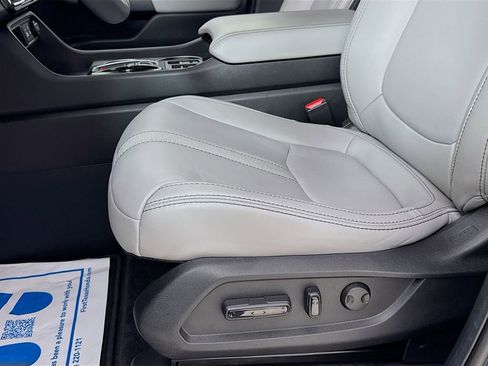 Used 2025 Honda Pilot EX-L image 25