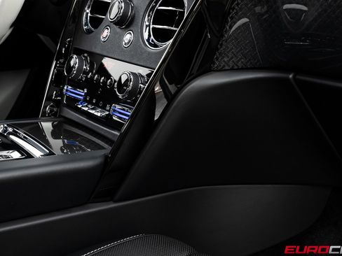 Used 2020 Rolls-Royce Cullinan Black Badge image 33