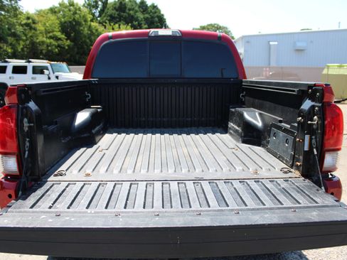 Used 2019 Toyota Tacoma SR image 27