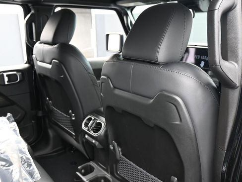 Used 2025 Jeep Gladiator Sport image 41