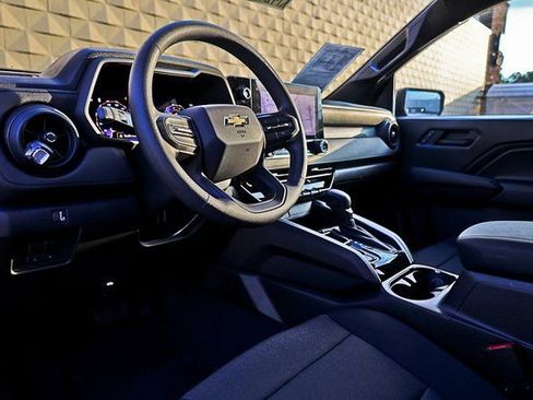 Used 2025 Chevrolet Colorado W/T w/ Advanced Trailering Package image 33