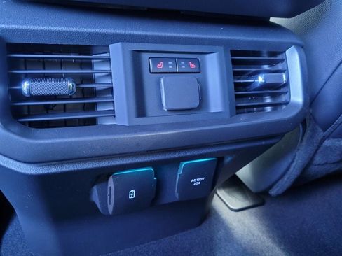 New 2026 Ford F150 Lariat w/ Equipment Group 502A High image 39