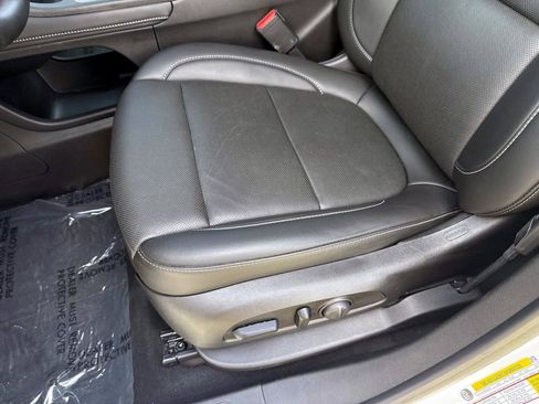 Used 2023 GMC Acadia SLT w/ Preferred Package FWD image 21