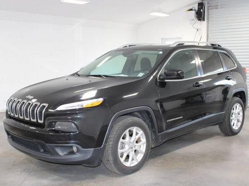 Used 2014 Jeep Cherokee Latitude FWD image 4