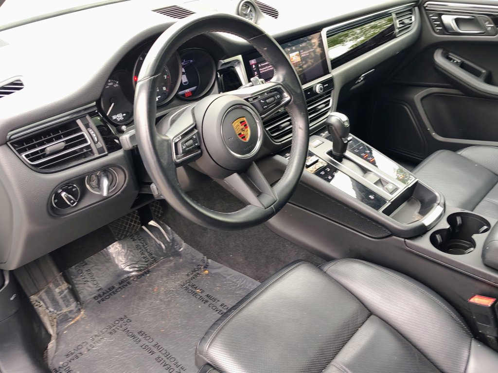 Used 2024 Porsche Macan AWD/4WD image 17