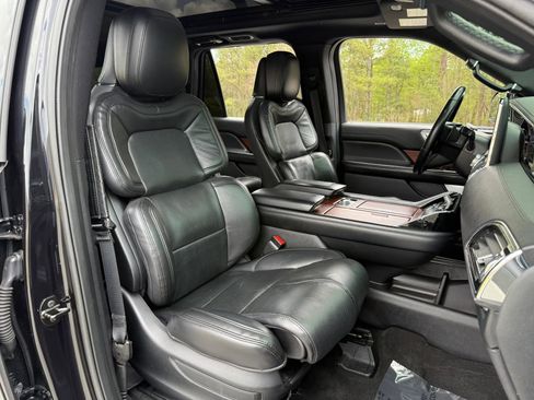 Used 2021 Lincoln Navigator L Reserve image 30
