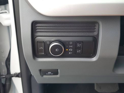 Used 2025 Ford F350 XLT w/ FX4 Off-Road Package AWD/4WD image 28