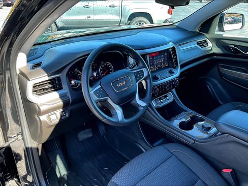 Used 2022 GMC Acadia SLE image 8