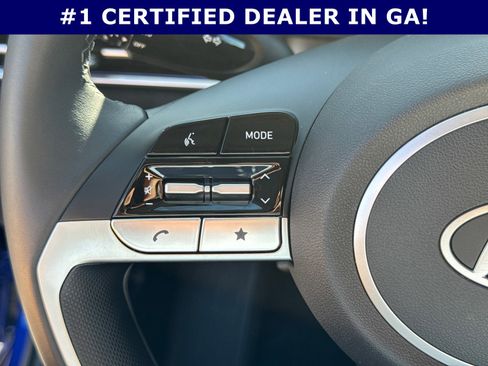 Certified 2025 Hyundai Elantra SEL image 25