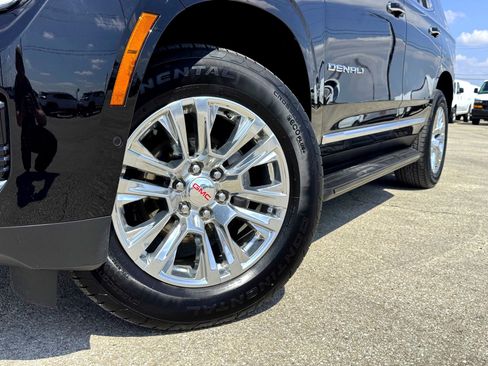 Used 2025 GMC Yukon Denali AWD/4WD image 2