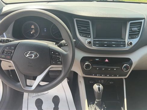 Used 2018 Hyundai Tucson SEL AWD/4WD image 16