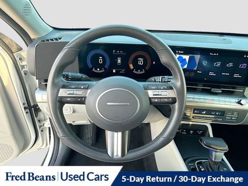 Used 2024 Hyundai Kona SEL AWD/4WD image 16
