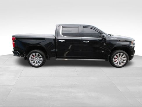 Used 2019 Chevrolet Silverado 1500 High Country w/ Technology Package AWD/4WD image 6