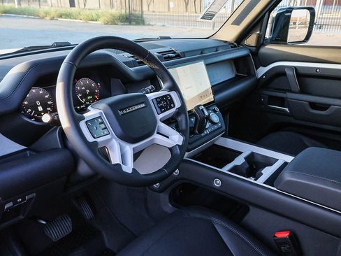 New 2026 Land Rover Defender 110 X-Dynamic SE AWD/4WD image 29