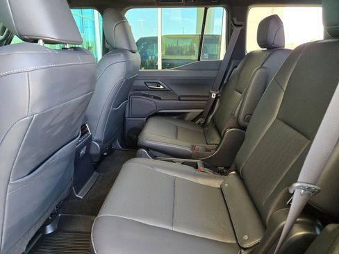 Used 2025 Lexus GX 550 w/ Cold Area Package AWD/4WD image 14