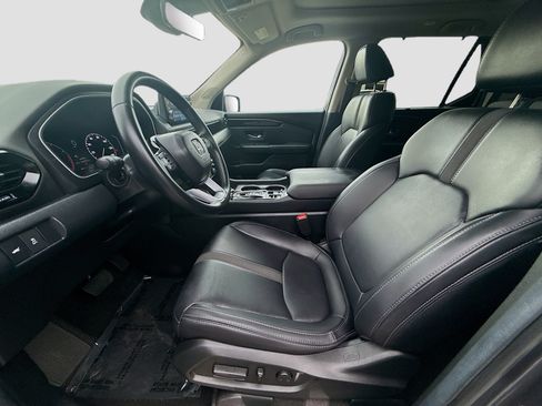 Certified 2025 Honda Pilot Touring image 19