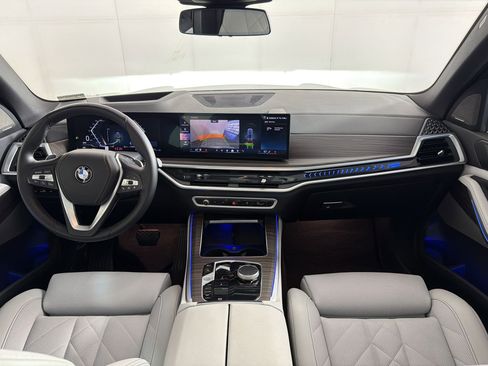 Certified 2024 BMW X5 xDrive40i w/ Premium Package AWD/4WD image 17