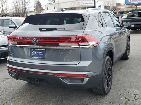 Certified 2025 Volkswagen Atlas Cross Sport SE w/ Panoramic Sunroof Package image 4