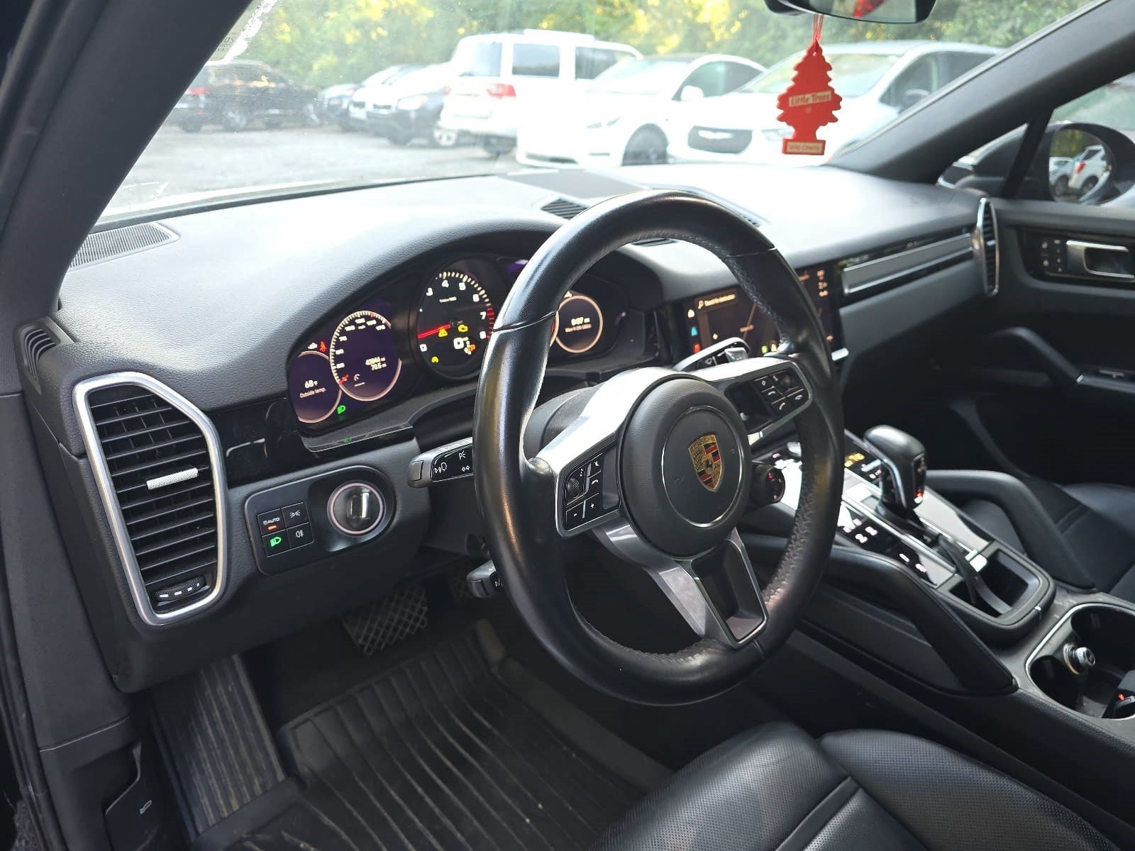 Used 2023 Porsche Cayenne Platinum Edition AWD/4WD image 12