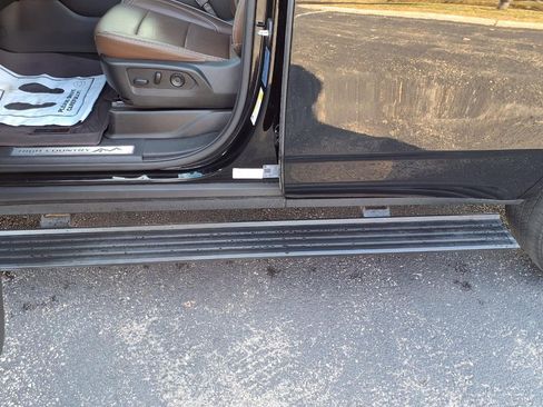 Used 2023 Chevrolet Tahoe High Country image 18