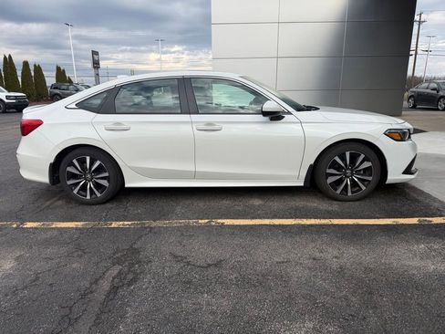 Used 2023 Honda Civic EX image 6