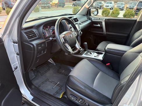 Used 2018 Toyota 4Runner SR5 image 9