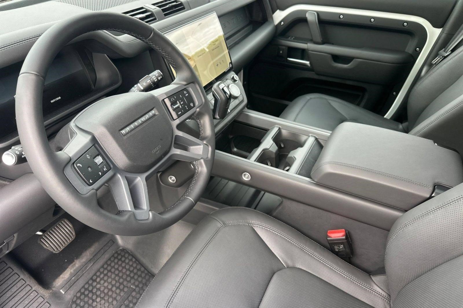 New 2026 Land Rover Defender 110 X-Dynamic SE AWD/4WD image 4